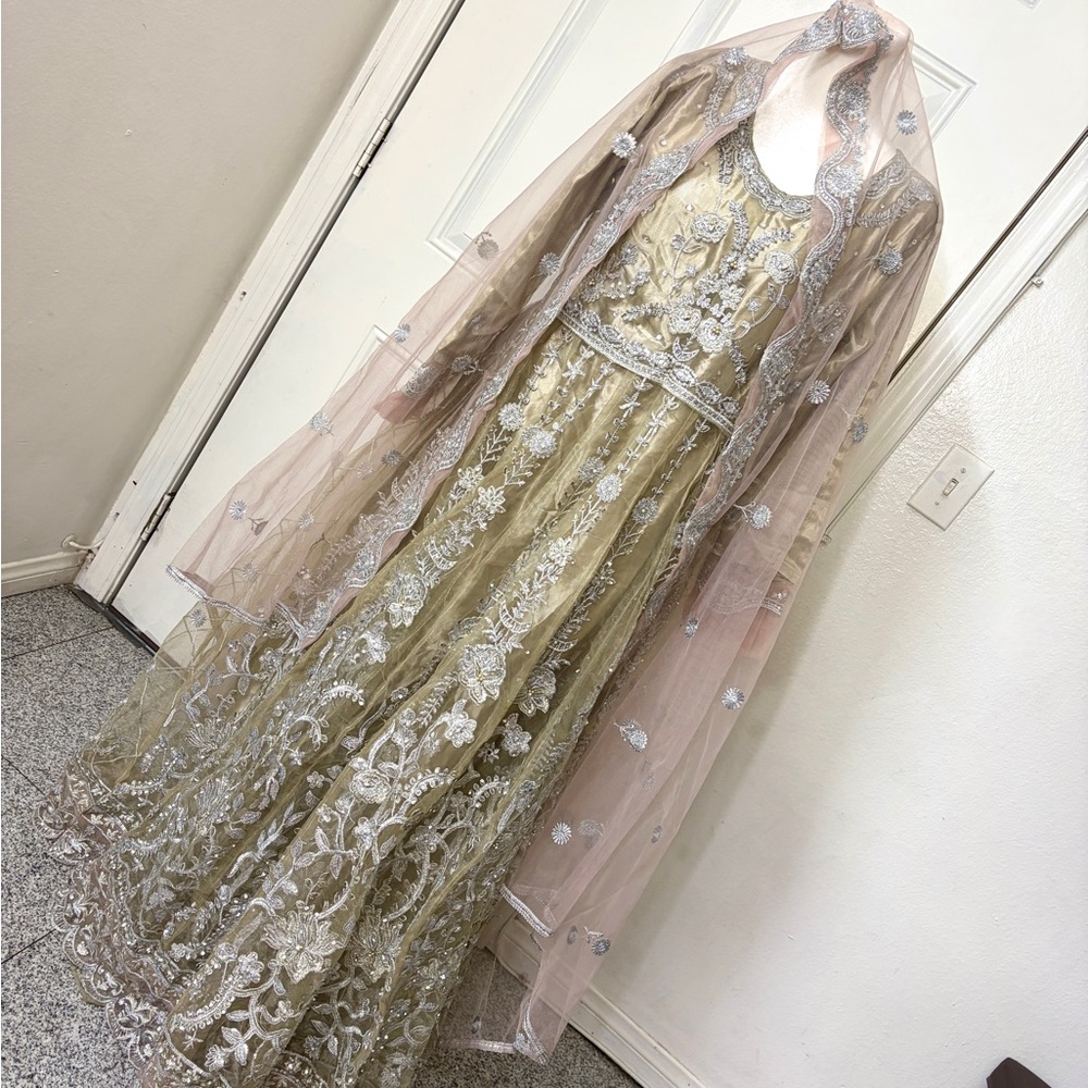 Elegant pakistani Embroidered Dress with dopatta